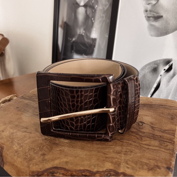 EMBOSSED 100% LEATHER BANANA REPUBLIC LEATHER BELT - Picture 3 of 10